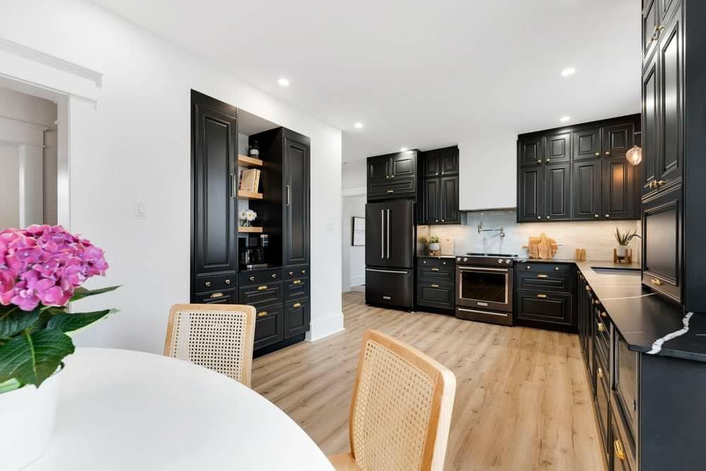 HEDDA, Black Kitchen Cabinets - Swedish Door