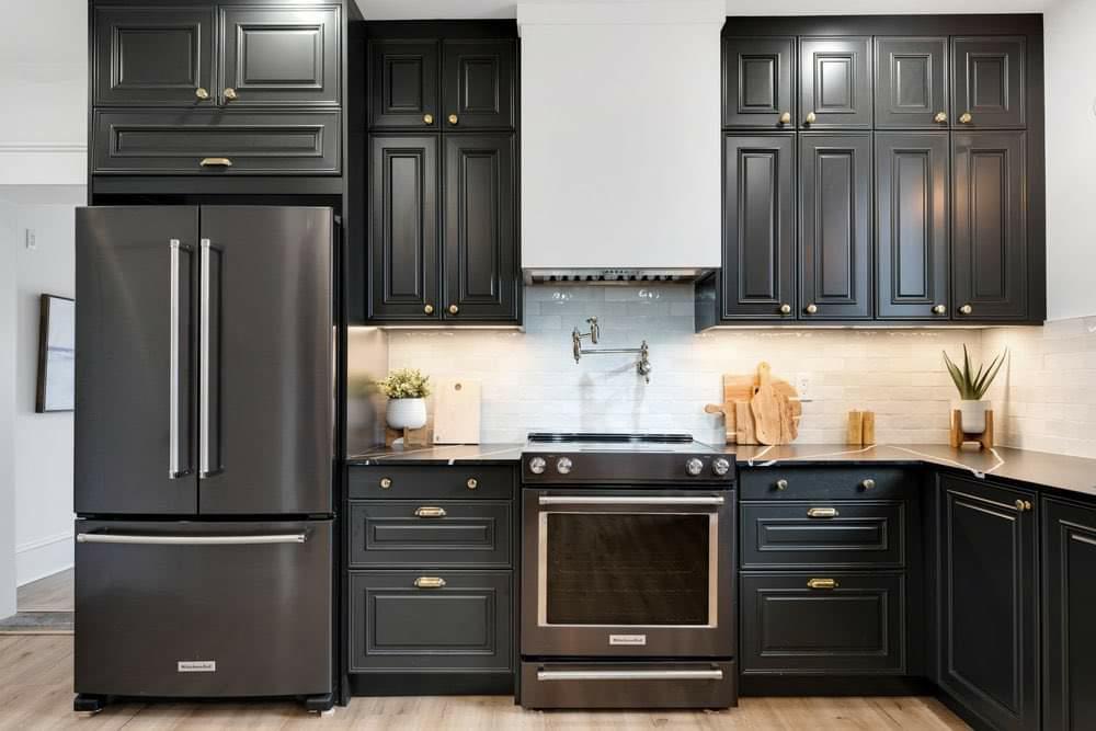 hedda style black kitchen cabinets